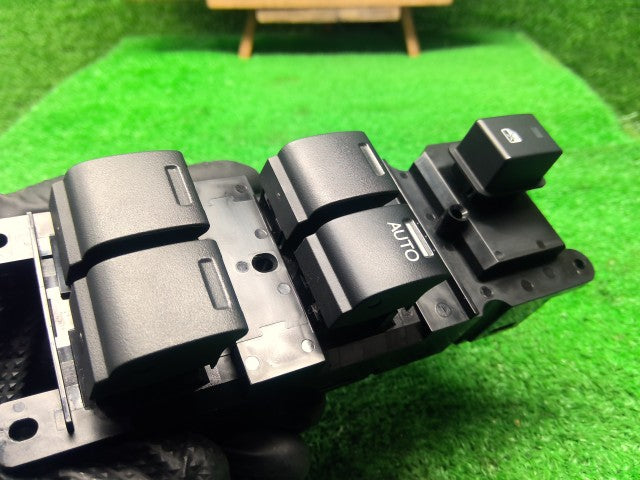 Ｎ－ＷＧＮ パワーウインドウスイッチ 6BA-JH3 35750-TKR-J01