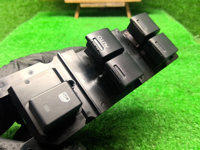 Ｎ－ＷＧＮ パワーウインドウスイッチ 6BA-JH3 35750-TKR-J01