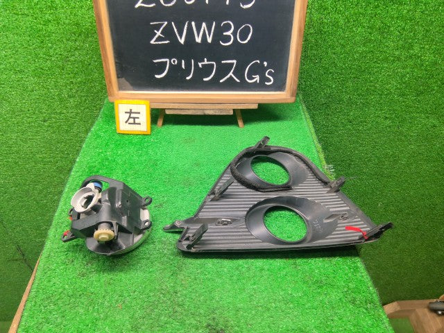 プリウス 左フォグランプ DAA-ZVW30 81220-12230