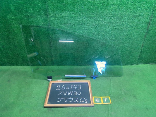 プリウス 右Ｆドアガラス DAA-ZVW30 68101-47082