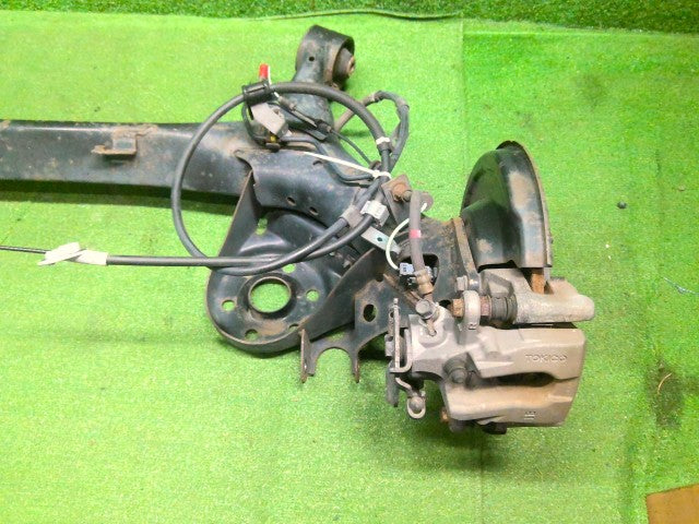 プリウス ＲアクスルホーシングＡＳＳＹ DAA-ZVW30 42101-12171