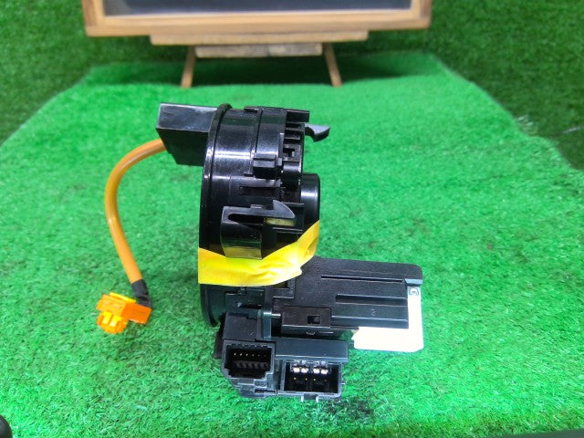 プリウス その他 電装部品 DAA-ZVW30