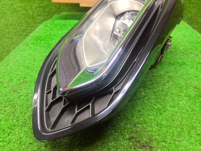 【中古】フィット DAA-GP5 左フォグランプ 33950-TEY-Y01
