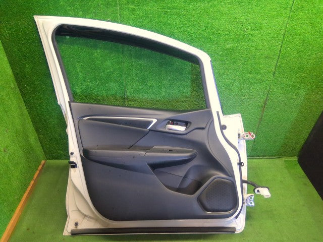 【中古】フィット DAA-GP5 左 フロント