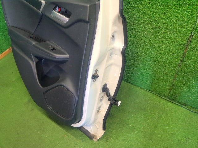 【中古】フィット DAA-GP5 左 リア