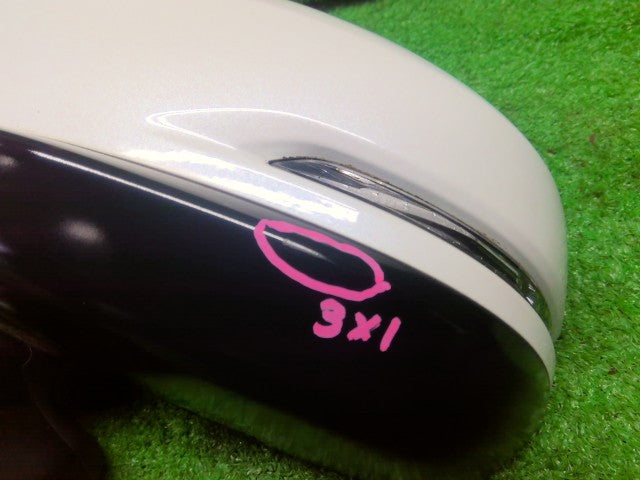 【中古】フィット DAA-GP5 左サイドミラー 76258-T5A-J52