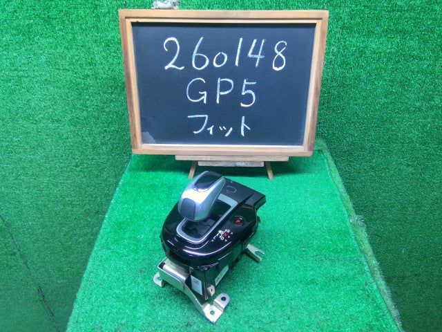 【中古】フィット DAA-GP5 シフトレバー 54110-T9P-J03