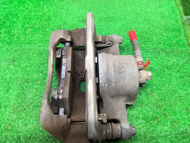 【中古】フィット DAA-GP5 左Ｆキャリパー 45019-T5C-010