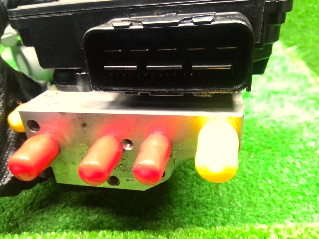 【中古】フィット DAA-GP5 ブレーキマスターＡＳＳＹ 57306-TDL-J02