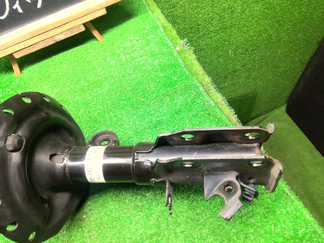 【中古】フィット DAA-GP5 右 フロント