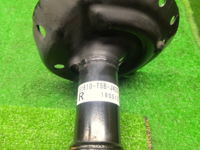 【中古】フィット DAA-GP5 右 フロント