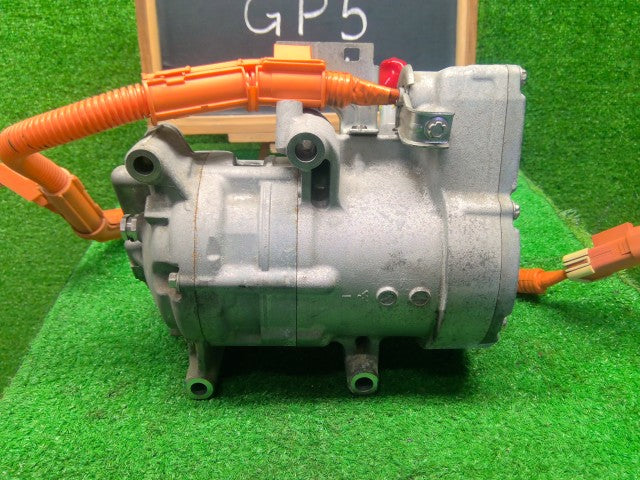 【中古】フィット DAA-GP5 ＡＣ エアコン