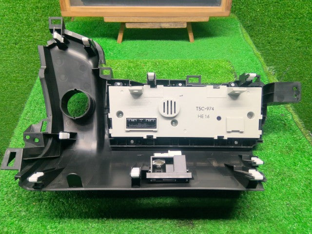 【中古】フィット DAA-GP5 ＡＣ エアコン