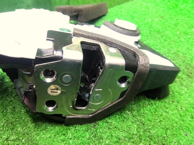【中古】フィット DAA-GP5 右 フロント