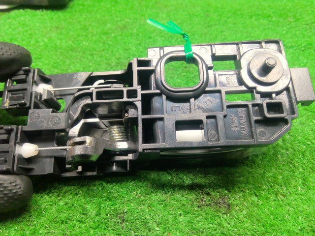 【中古】フィット DAA-GP5 右 フロント