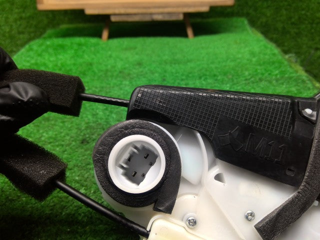 【中古】フィット DAA-GP5 右 リア