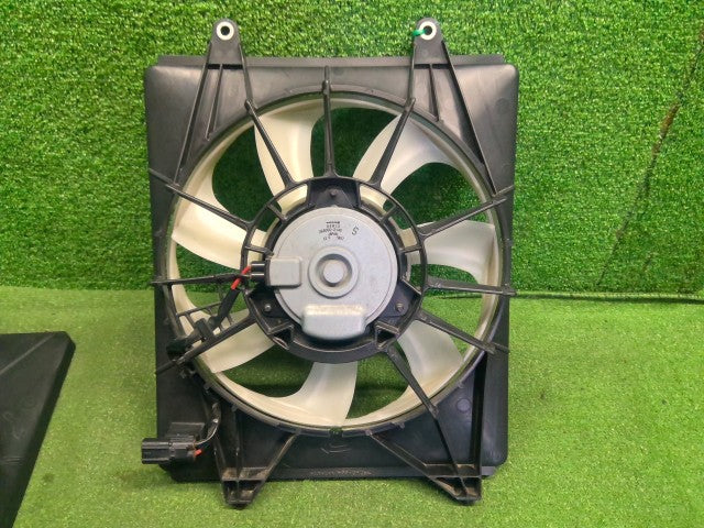 【中古】フィット DAA-GP5 電動ファン 左右セット