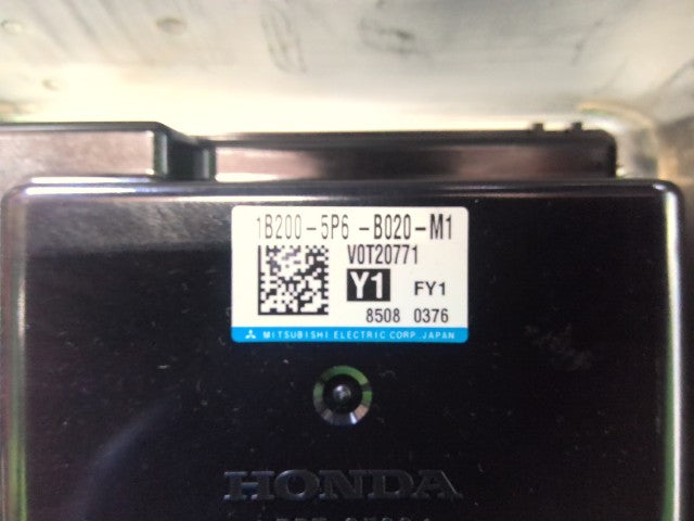 【中古】フィット DAA-GP5 ＨＶ ハイブリッド