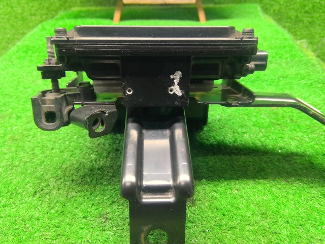 【中古】フィット DAA-GP5 フロント レーダー