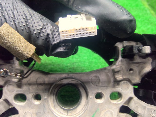 【中古】フィット DAA-GP5 ステアリングホイール 78501-T5A-N21ZA
