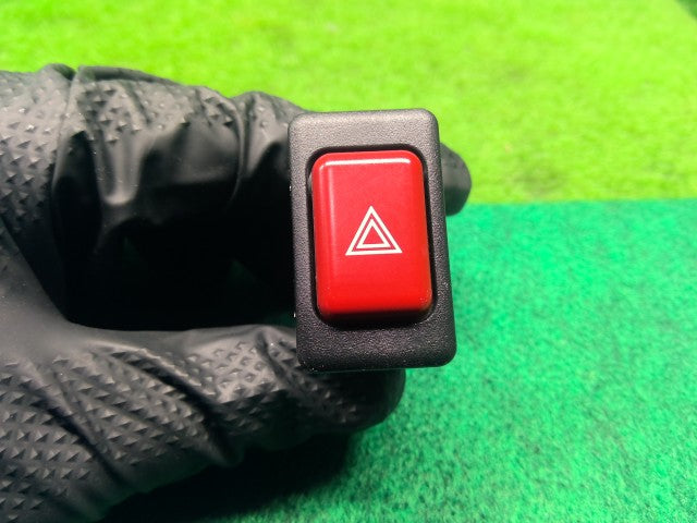 【中古】サンバー LE-TT2 ハザードスイッチ 83037TC000