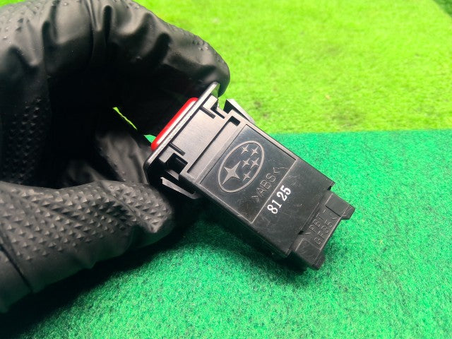 【中古】サンバー LE-TT2 ハザードスイッチ 83037TC000