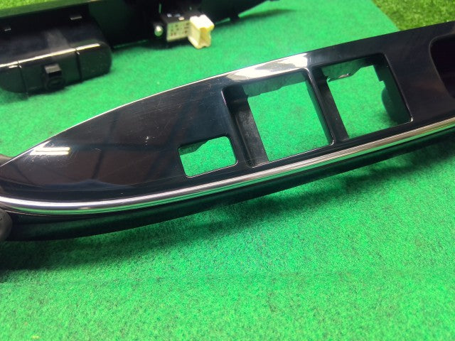 【中古】デイズルークス DBA-B21A パワーウインドウスイッチ カバー
