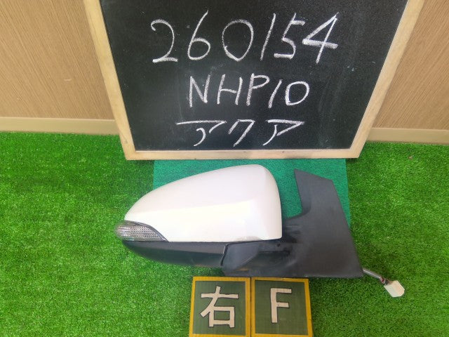 【中古】アクア DAA-NHP10 右サイドミラー 右ドアミラー
