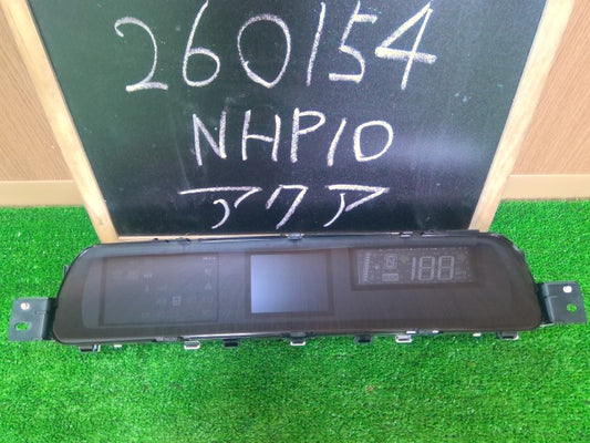 【中古】アクア DAA-NHP10 スピードメーター 83800-5CF60