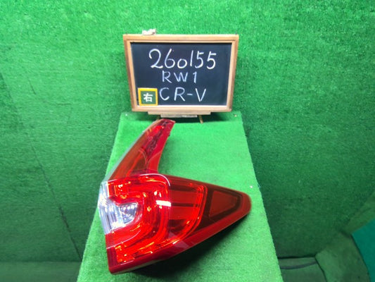 【中古】ＣＲ－Ｖ 右テールランプ 33500-TLA-J01