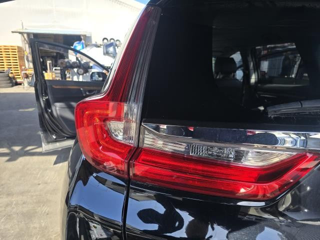 【中古】ＣＲ－Ｖ 左テールランプ 33550-TLA-J01