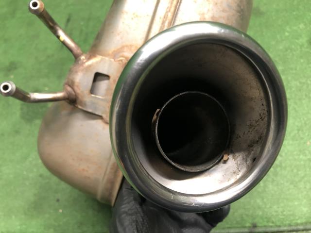 【中古】ＣＲ－Ｖ リアマフラー 左側 18305-TLY-H03