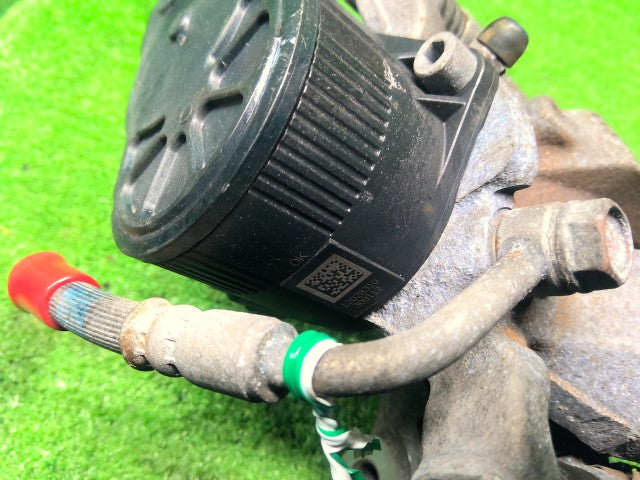 【中古】ＣＲ－Ｖ 右リアキャリパー 43018-TLA-A01