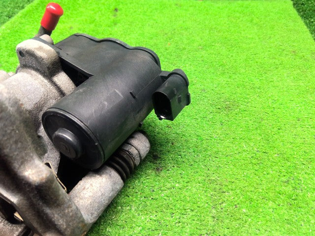 【中古】ＣＲ－Ｖ 左リアキャリパー 43019-TLA-A01