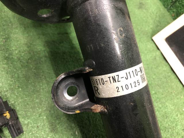 【中古】ＣＲ－Ｖ 右フロントストラットＡＳＳＹ 51611-TNZ-J02