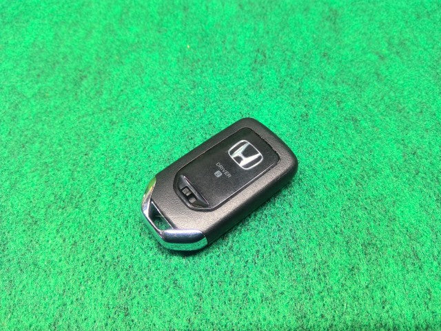 【中古】ＣＲ－Ｖ キーレスリモコン 72147-TLB-J61