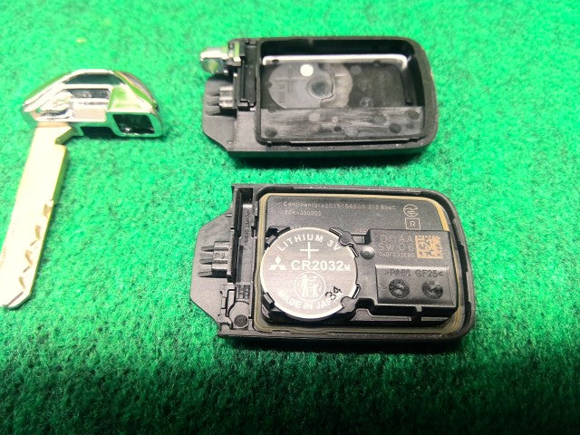 【中古】ＣＲ－Ｖ キーレスリモコン 72147-TLB-J61