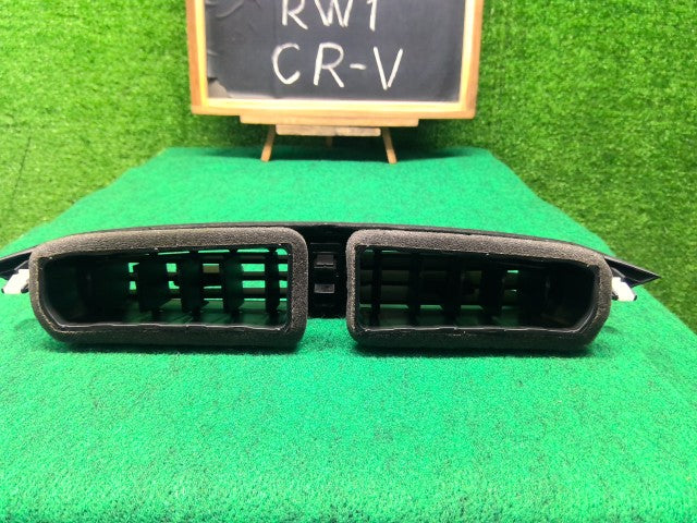 【中古】ＣＲ－Ｖ エアコン吹き出し口 77611-TLA-A01ZA