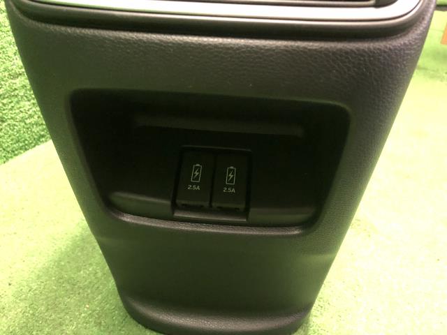 【中古】ＣＲ－Ｖ コンソールボックス 83401-TME-T51ZA
