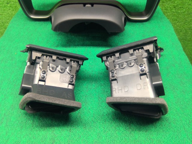 【中古】ＣＲ－Ｖ ダッシュパネル 77200-TMC-T01ZA