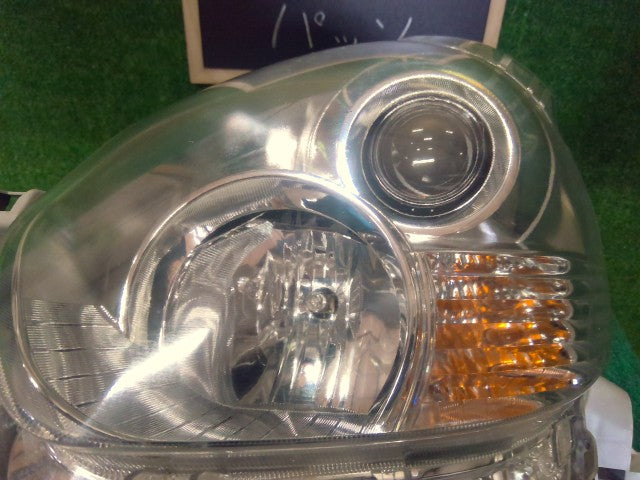 【中古】パッソ DBA-KGC35 左ヘッドランプＡＳＳＹ 81150-B1120