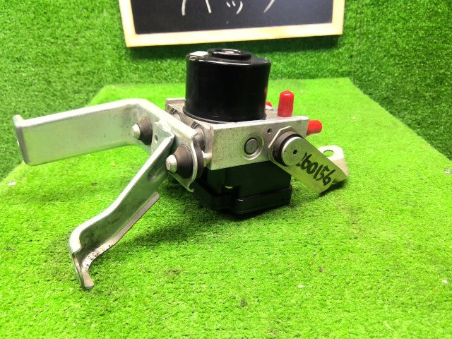 【中古】パッソ DBA-KGC35 ＡＢＳアクチュエーター 44050-B1200
