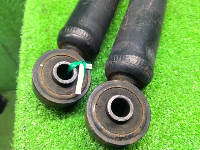 【中古】パッソ DBA-KGC35 リア ショック