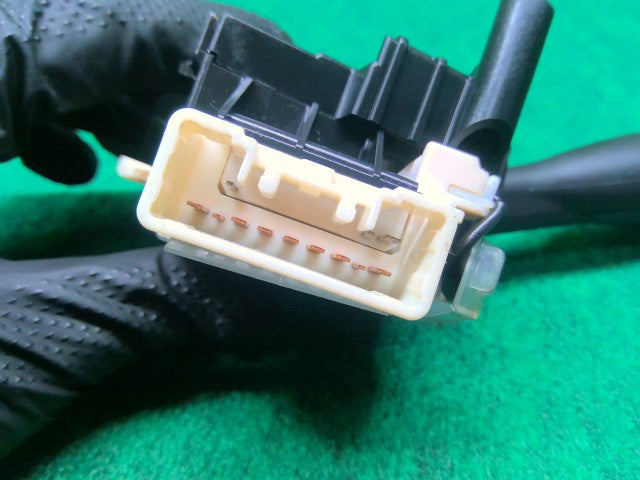【中古】パッソ DBA-KGC35 ライトスイッチ 81410-B1030
