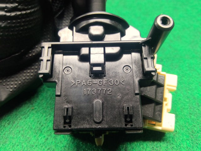 【中古】パッソ DBA-KGC35 ライトスイッチ 81410-B1030
