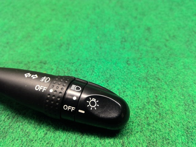 【中古】パッソ DBA-KGC35 ライトスイッチ 81410-B1030
