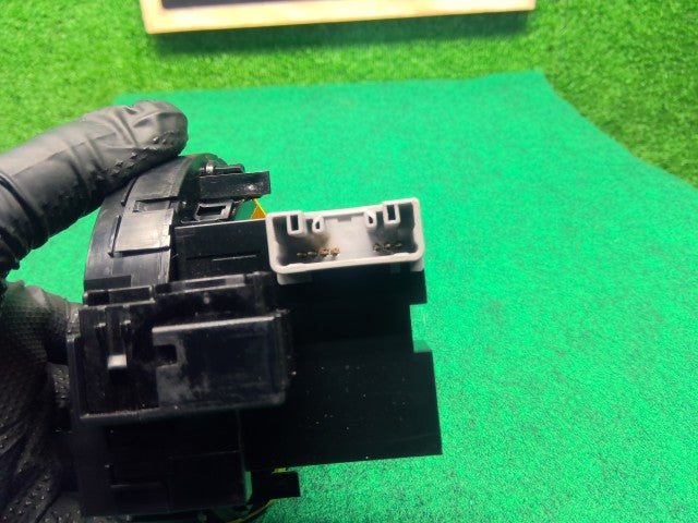 【中古】パッソ DBA-KGC35 スパイラルケーブル 84306-B1010