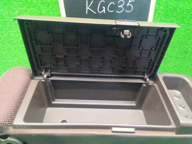 【中古】パッソ DBA-KGC35 アームレスト 72810-B1080-E0
