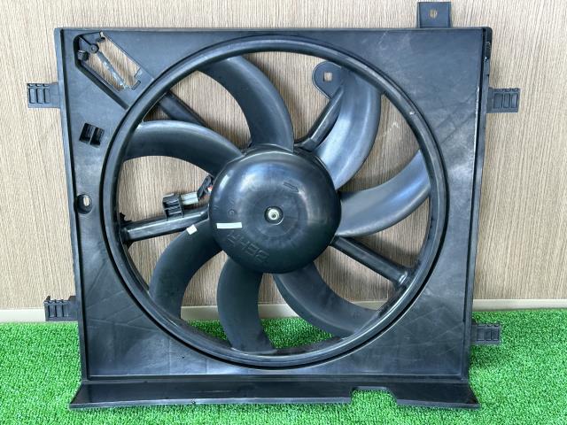 【中古】ノート DBA-E12 電動ファン ラジエーターファン