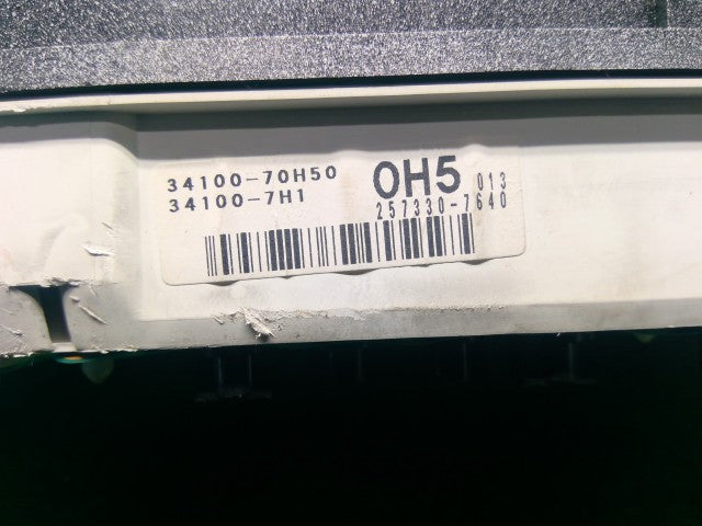 【中古】シボレークルーズ(スズキ) LA-HR51S スピードメーター 34100-70H50